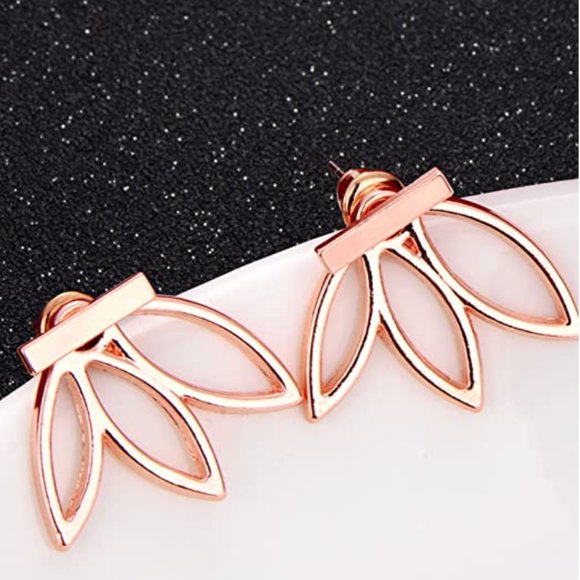 🐚 BOHO Lotus Bar Earrings - Picture 5 of 8